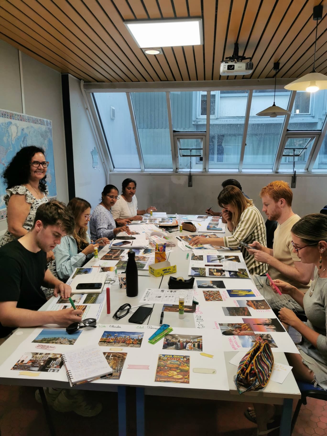 Retour sur l’exposition « mon pays, ma ville » proposée par le groupe A1 ce matin. Merci pour l’invitation et toutes ces