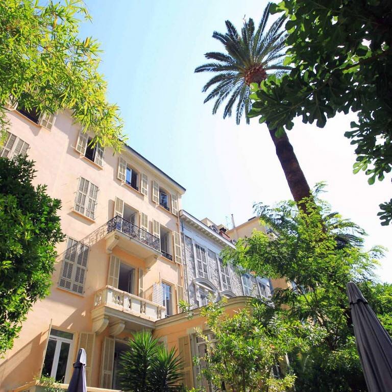 Summer is just around the corner and Azurlingua is ready to welcome you! ☀️🌴
Get ready for an unforgettable French lea