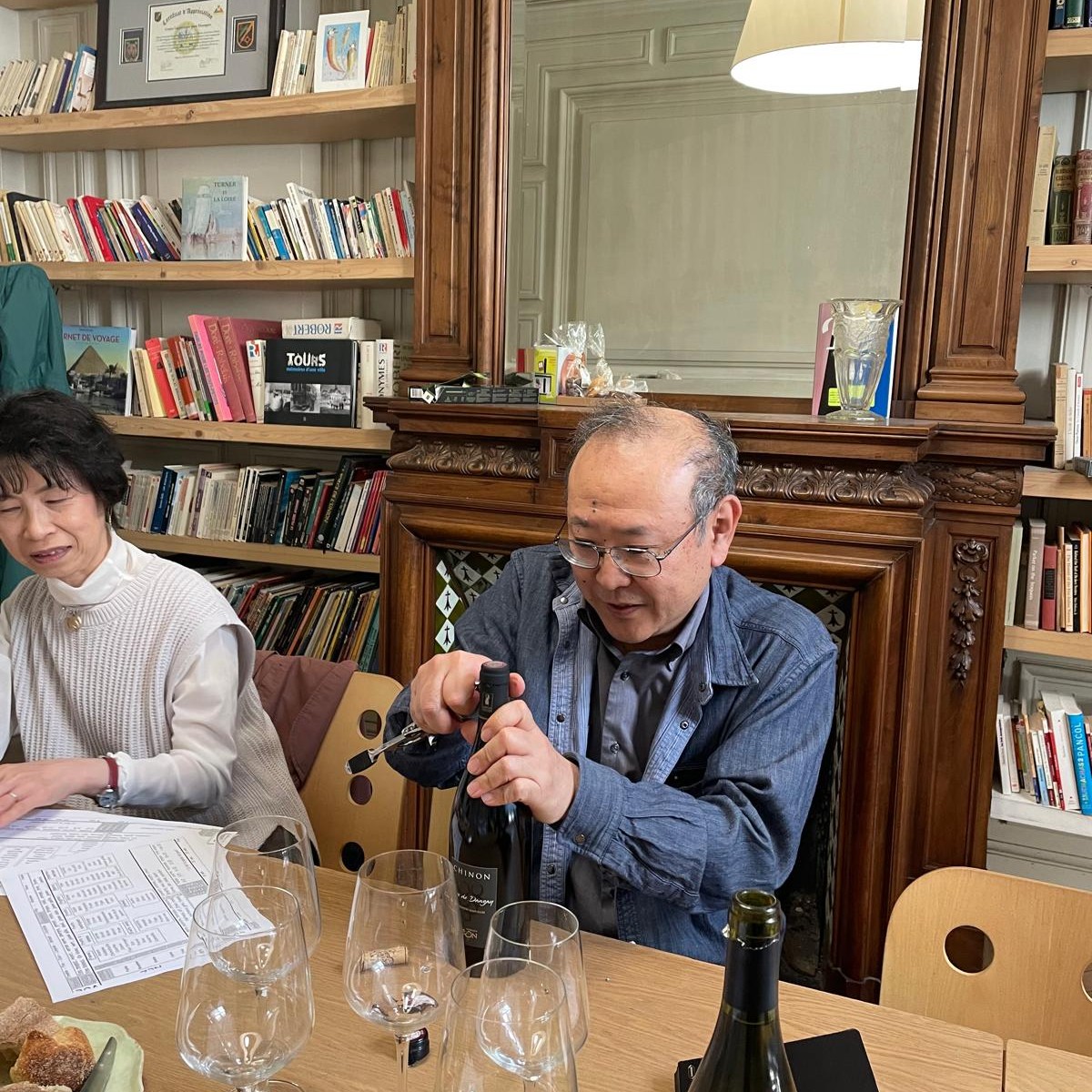 🍷 Atelier découverte du vin 🍷
Nos étudiants d'École CLÉ explorent un incontournable de la culture française : le vin