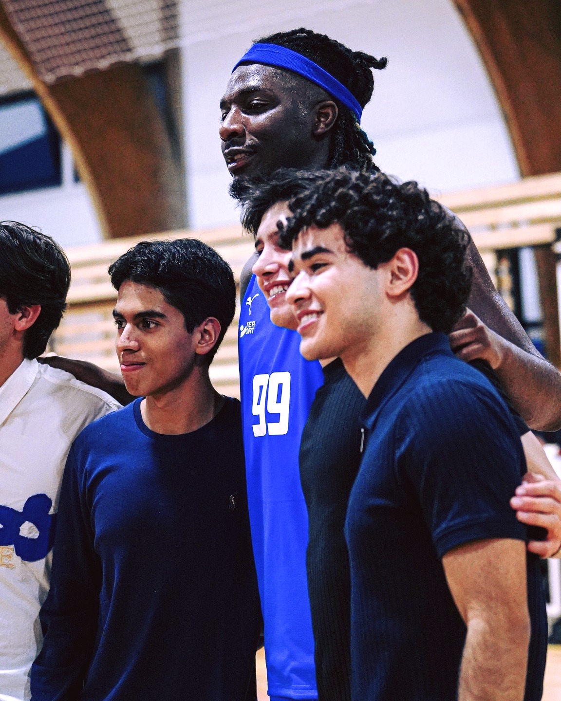 Nos apprenants ont eu la chance de vivre un moment privilégié avec l’équipe de la JAV lors du match ⛹ opposant l’équipe