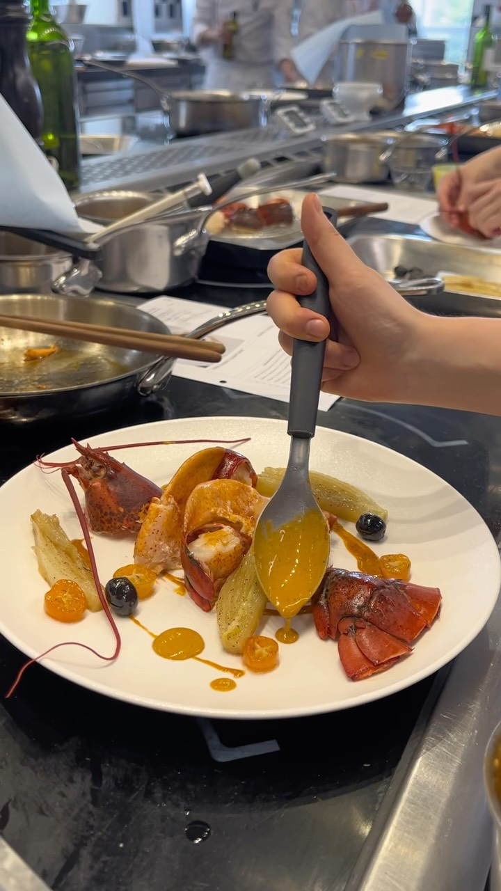 Great produce, great things ahead🦞
Today, our students are working with an exceptional ingredient: lobster, served wi